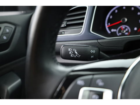 Volkswagen T-Roc 1.5 TSI Style | Navi | Adapt. Cruise | Apple CarPlay | Stoelverw. | PDC | All seasons