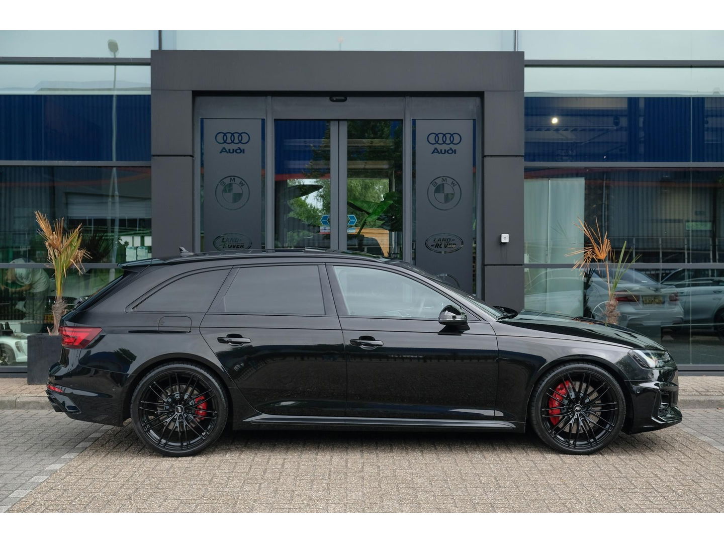 Audi RS4 Avant 2.9 TFSI 450pk Quattro Panoramadak Stoelkoeling Bang&Olufsen Head-up ABT 20" LMV