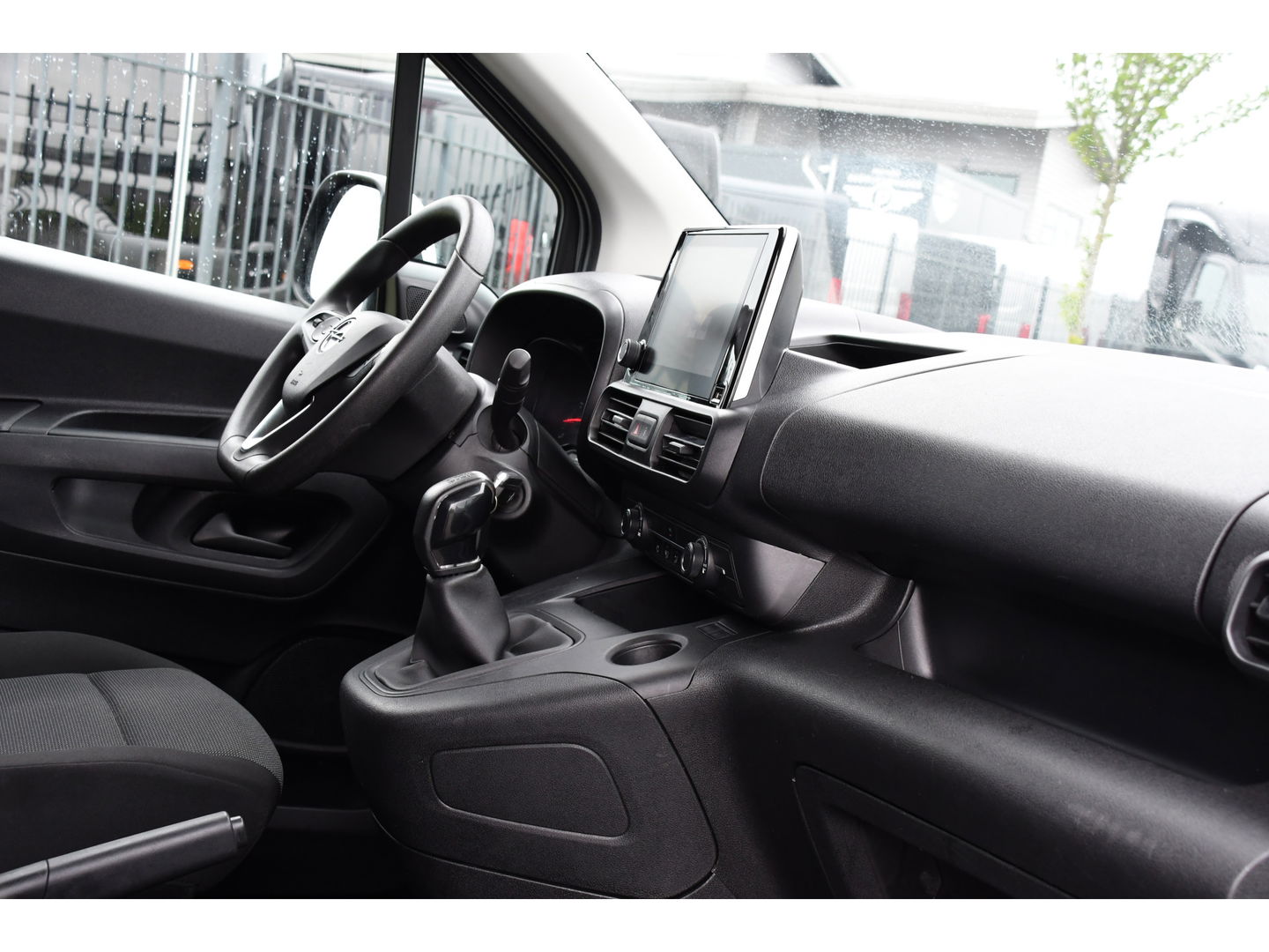 Opel Combo 1.5D L2H1 Edition Camera, Cruise, Carplay, 102pk, Trekhaak, Multimedia, Uniek!