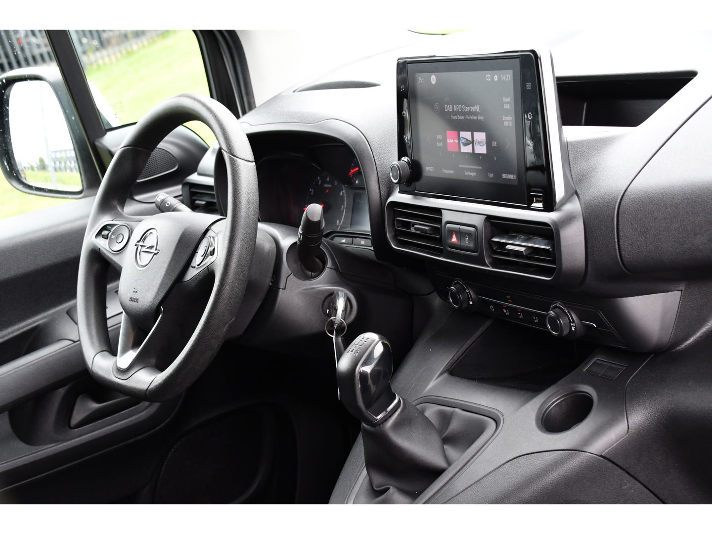Opel Combo 1.5D L2H1 Edition Camera, Cruise, Carplay, 102pk, Trekhaak, Multimedia, Uniek!