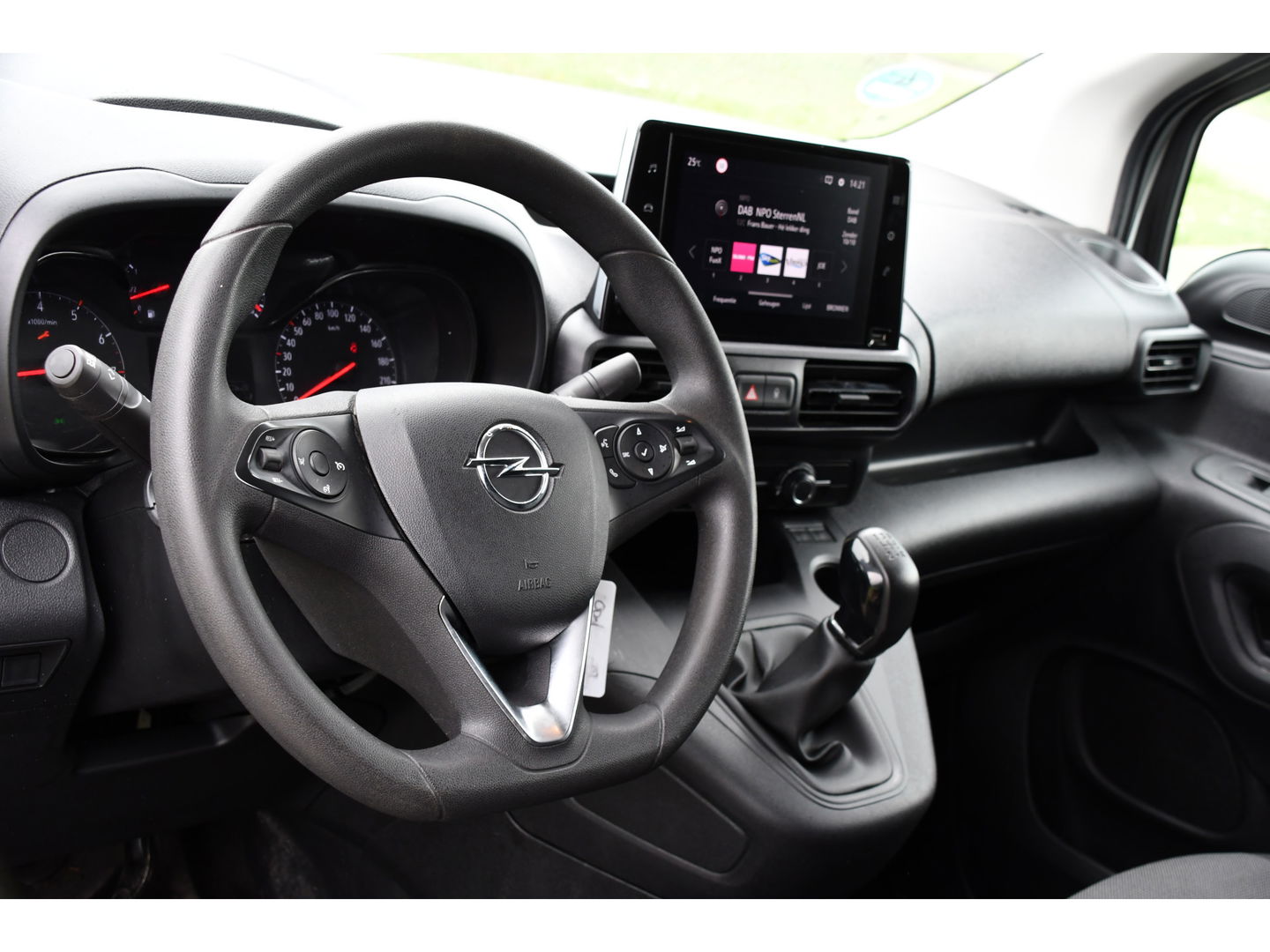 Opel Combo 1.5D L2H1 Edition Camera, Cruise, Carplay, 102pk, Trekhaak, Multimedia, Uniek!