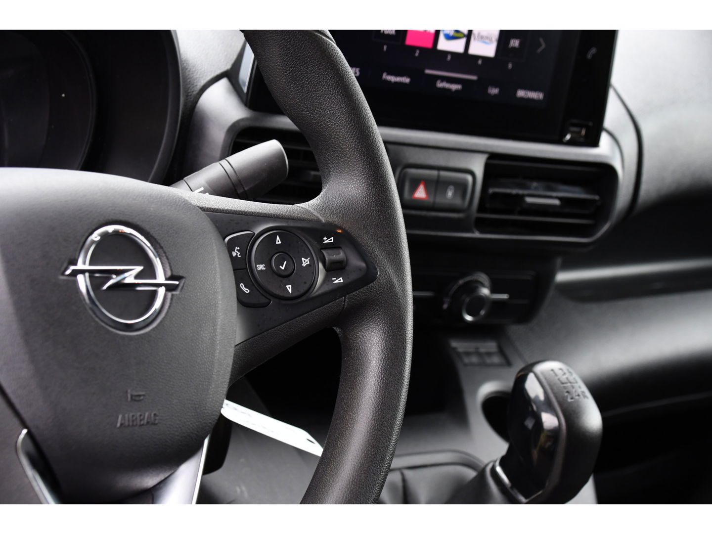 Opel Combo 1.5D L2H1 Edition Camera, Cruise, Carplay, 102pk, Trekhaak, Multimedia, Uniek!