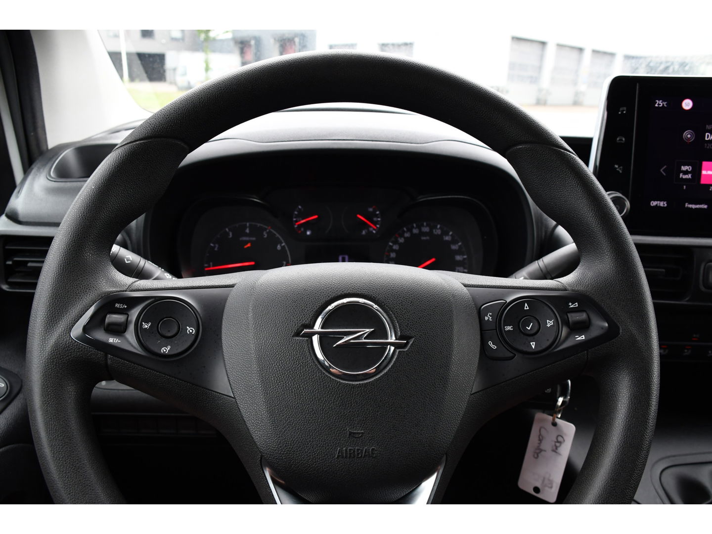 Opel Combo 1.5D L2H1 Edition Camera, Cruise, Carplay, 102pk, Trekhaak, Multimedia, Uniek!