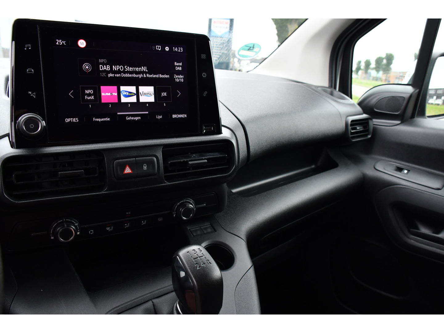 Opel Combo 1.5D L2H1 Edition Camera, Cruise, Carplay, 102pk, Trekhaak, Multimedia, Uniek!
