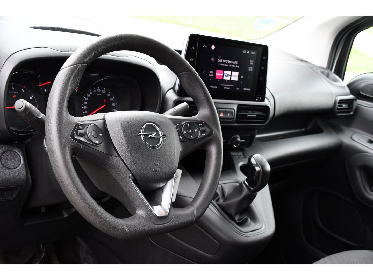 Opel Combo 1.5D L2H1 Edition Camera, Cruise, Carplay, 102pk, Trekhaak, Multimedia, Uniek!
