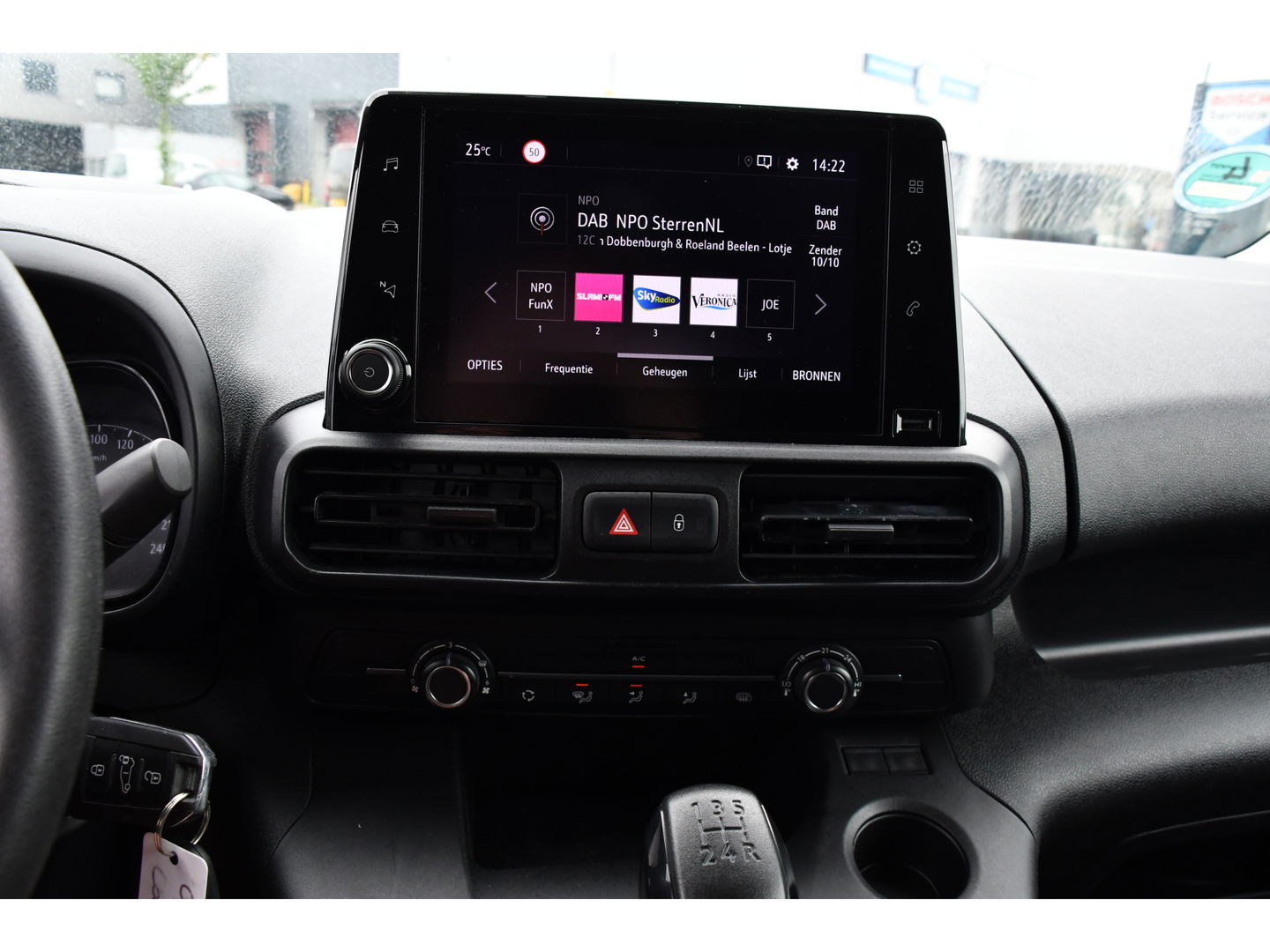 Opel Combo 1.5D L2H1 Edition Camera, Cruise, Carplay, 102pk, Trekhaak, Multimedia, Uniek!