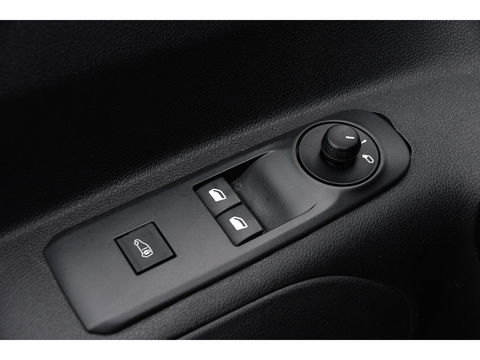 Opel Combo 1.5D L2H1 Edition Camera, Cruise, Carplay, 102pk, Trekhaak, Multimedia, Uniek!