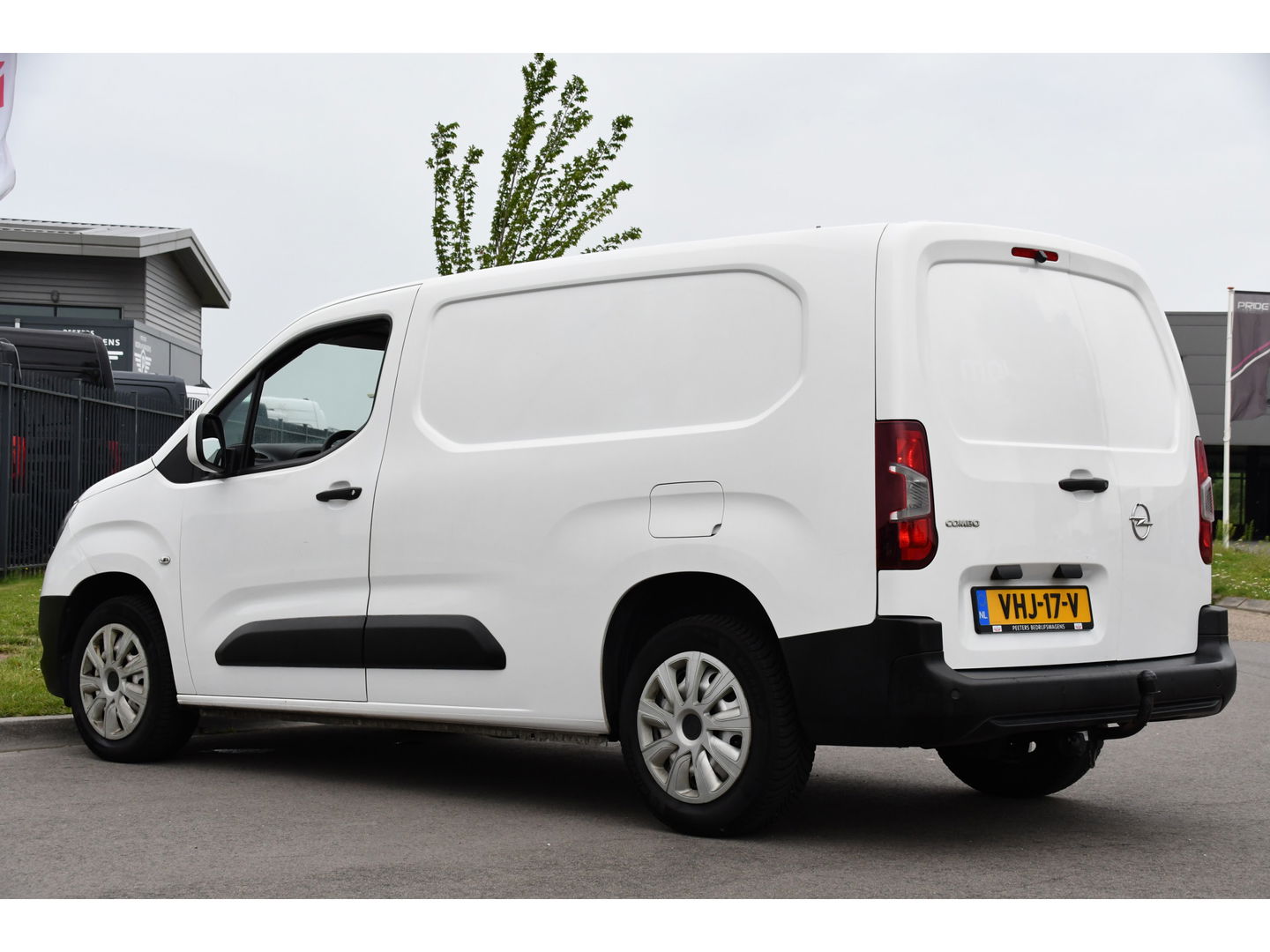 Opel Combo 1.5D L2H1 Edition Camera, Cruise, Carplay, 102pk, Trekhaak, Multimedia, Uniek!