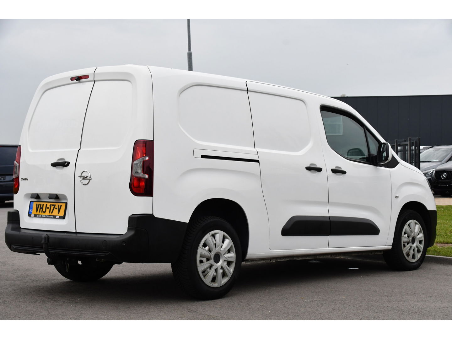 Opel Combo 1.5D L2H1 Edition Camera, Cruise, Carplay, 102pk, Trekhaak, Multimedia, Uniek!