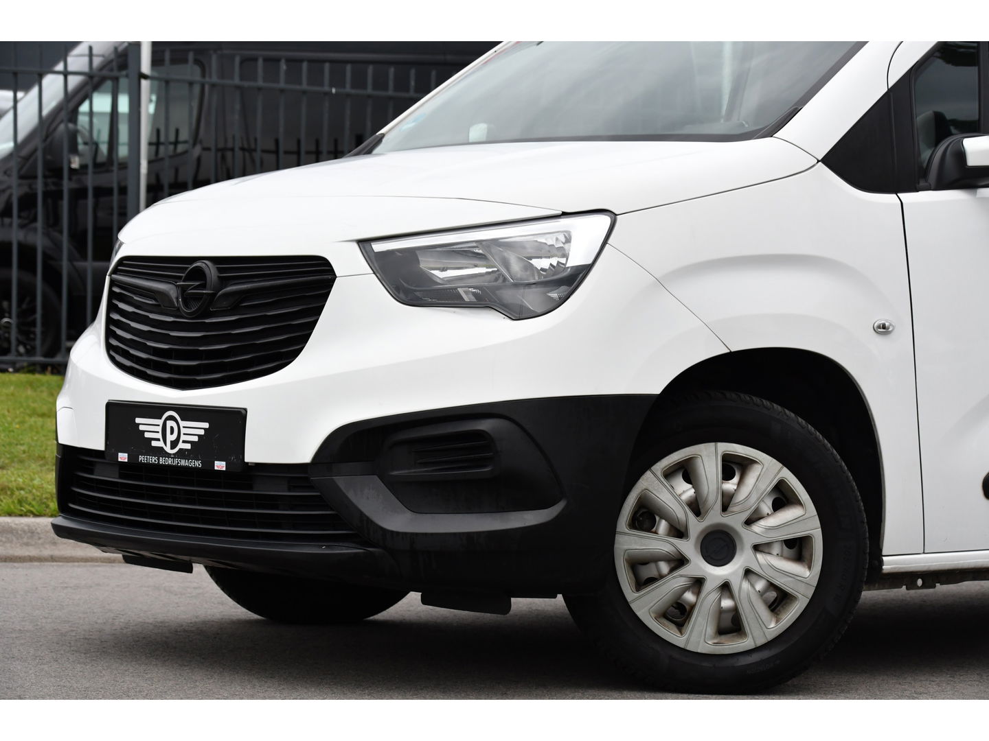 Opel Combo 1.5D L2H1 Edition Camera, Cruise, Carplay, 102pk, Trekhaak, Multimedia, Uniek!