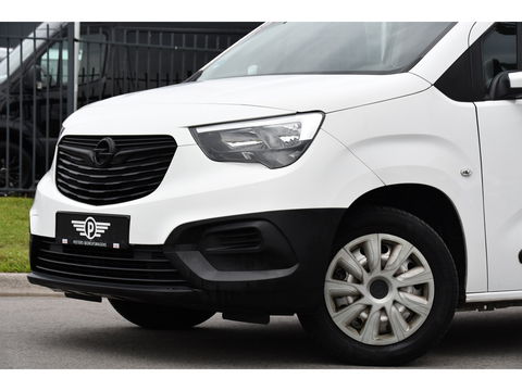 Opel Combo 1.5D L2H1 Edition Camera, Cruise, Carplay, 102pk, Trekhaak, Multimedia, Uniek!