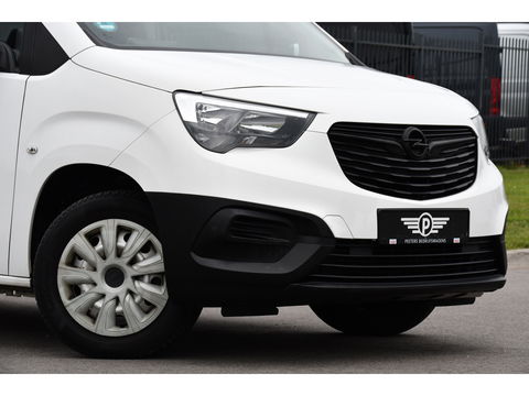 Opel Combo 1.5D L2H1 Edition Camera, Cruise, Carplay, 102pk, Trekhaak, Multimedia, Uniek!