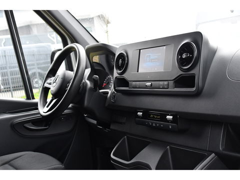 Mercedes-Benz Sprinter 316 2.2 CDI L2H1 AMG Edition Camera, Cruise, Carplay, Multimedia, 164pk, Automaat, Stoelverwarming, Standkachel, Uniek!