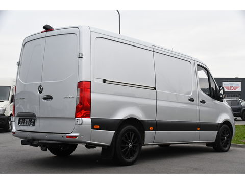 Mercedes-Benz Sprinter 316 2.2 CDI L2H1 AMG Edition Camera, Cruise, Carplay, Multimedia, 164pk, Automaat, Stoelverwarming, Standkachel, Uniek!