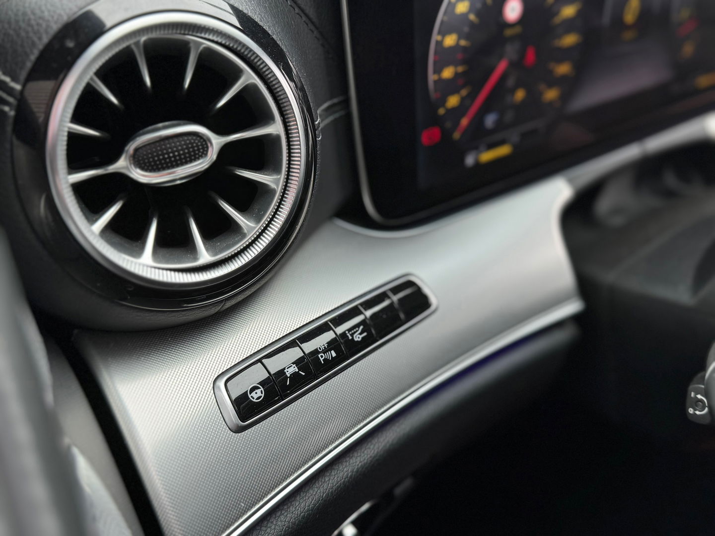 Mercedes-Benz E-Klasse Cabrio 400 4MATIC AMG Burmester|Memory|Luchtvering|333PK|Camera|Stoelkoeling|Keyless