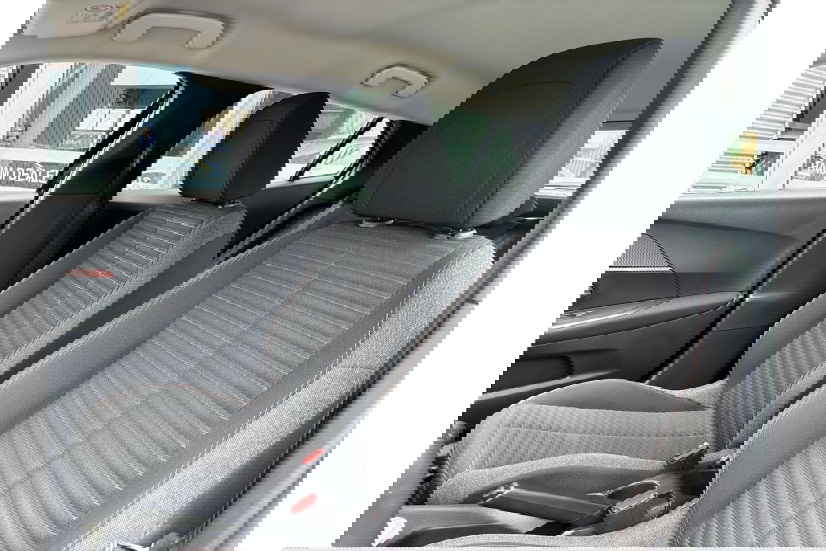 Peugeot 2008 1.2 PT ACTIVE PACK 130PK AIRCO CARPLAY LMV PDC