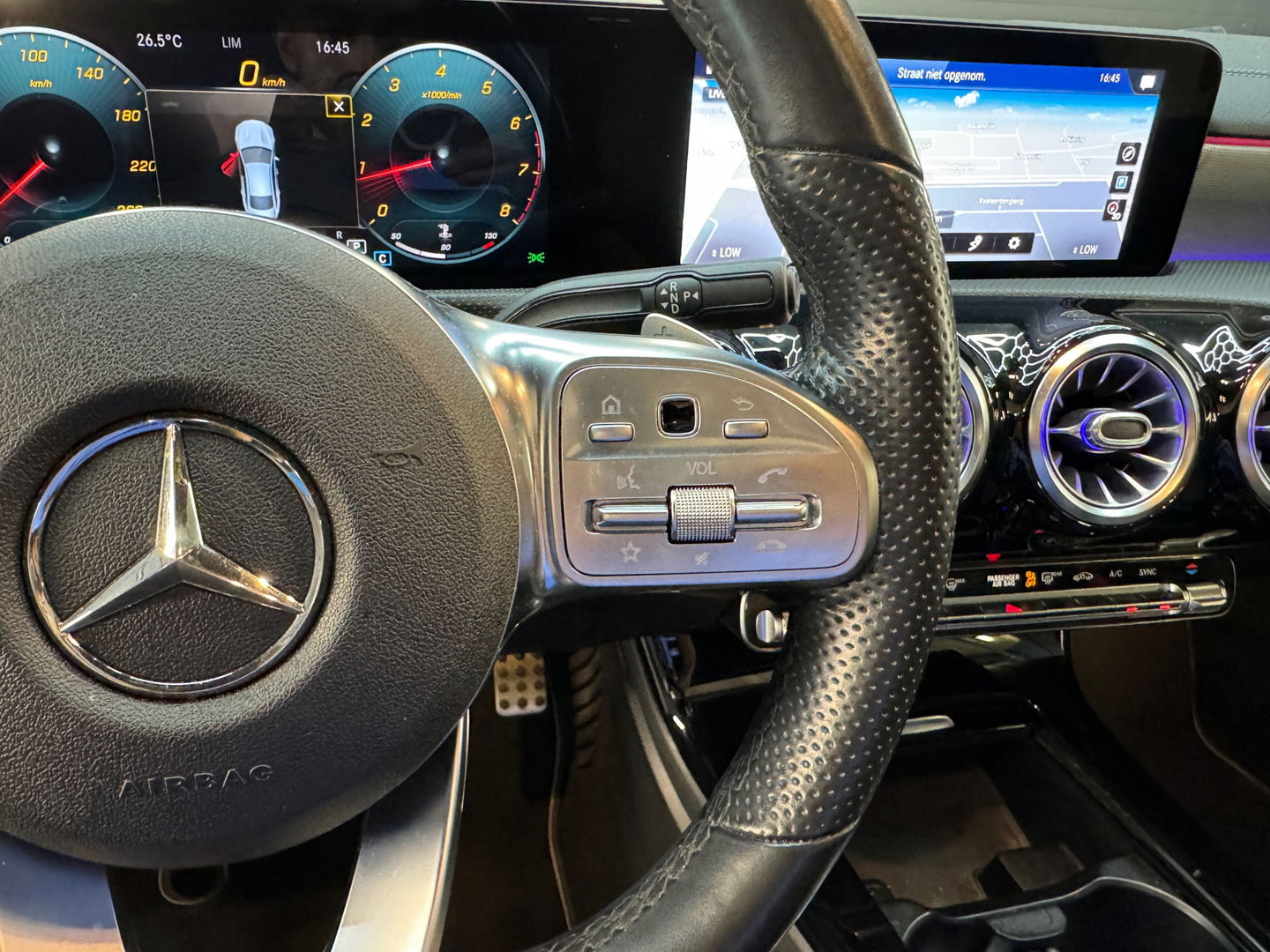 Mercedes-Benz CLA-Klasse 180 AMG Pano|Magno|Sfeer|CarPlay