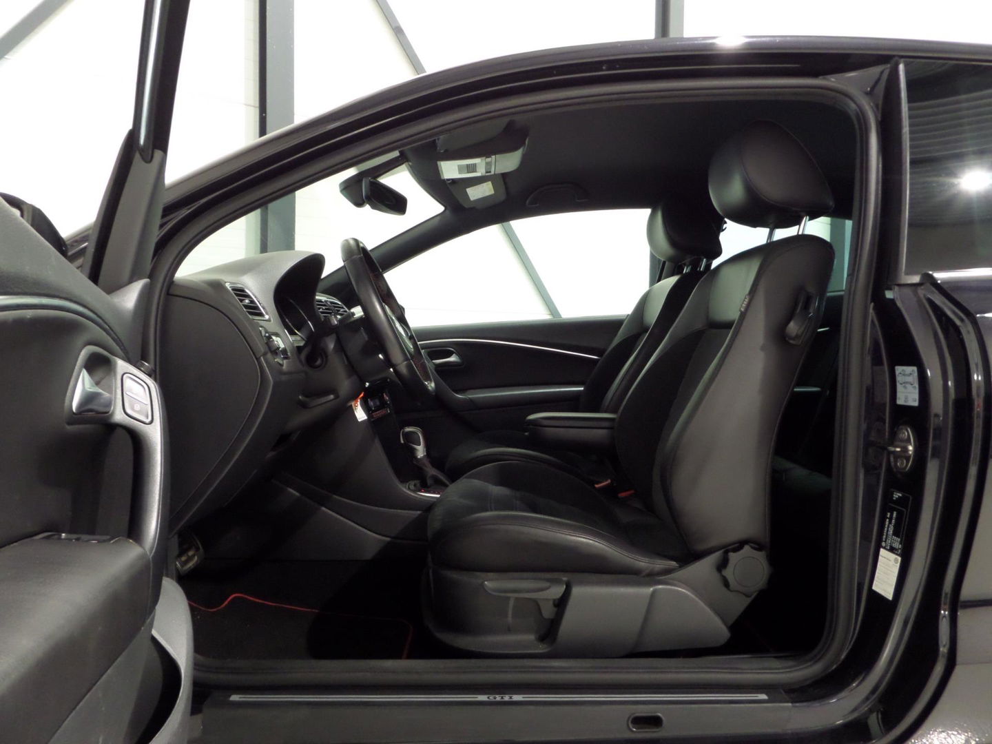 Volkswagen Polo 1.8 TSI GTI DSG "Origineel NL!" Automaat! Full-LED Apple-Carplay Leer/Alcantara Stoelverwarming, in nieuwstaat !