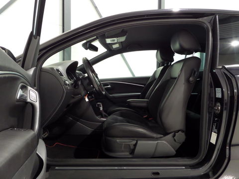 Volkswagen Polo 1.8 TSI GTI DSG "Origineel NL!" Automaat! Full-LED Apple-Carplay Leer/Alcantara Stoelverwarming, in nieuwstaat !