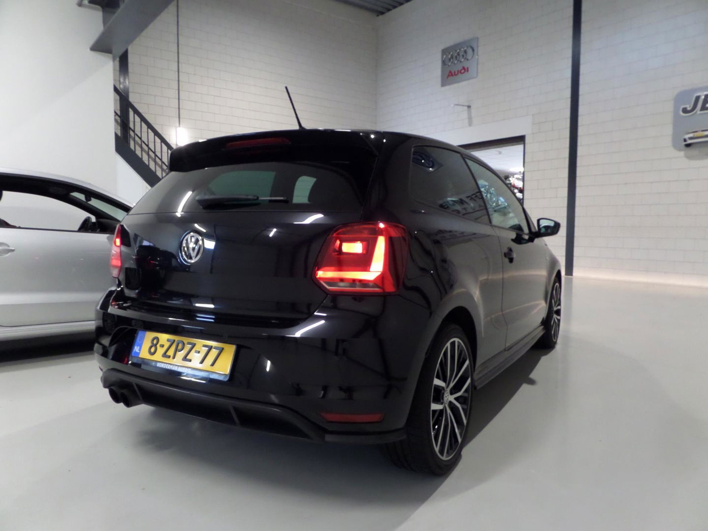 Volkswagen Polo 1.8 TSI GTI DSG "Origineel NL!" Automaat! Full-LED Apple-Carplay Leer/Alcantara Stoelverwarming, in nieuwstaat !