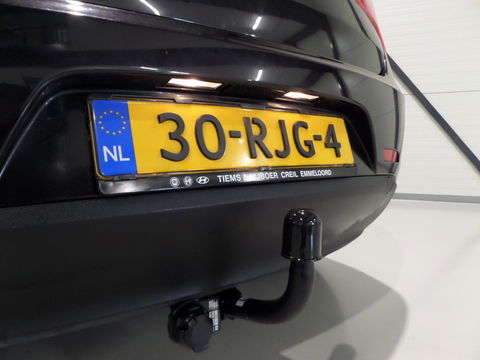 Alfa Romeo Giulietta 1.4 T Distinctive "Origineel NL!" Trekhaak Cruise-Control Nieuwe-APK, van 2e eigenaar in zeer nette staat!