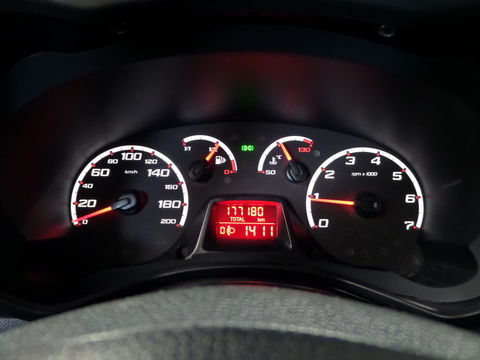 Ford Ka 1.2 Trend Bluetooth Lichtmetalen velgen Elektrische ramen Technisch goede auto & volledige historie aanwezig !