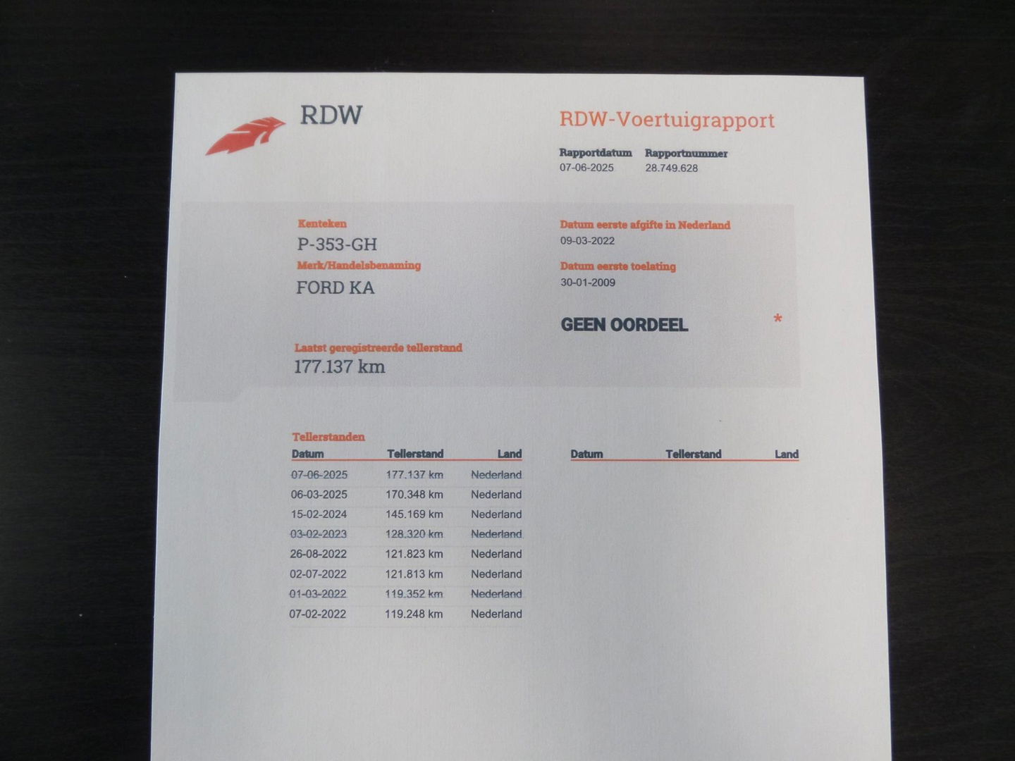 Ford Ka 1.2 Trend Bluetooth Lichtmetalen velgen Elektrische ramen Technisch goede auto & volledige historie aanwezig !