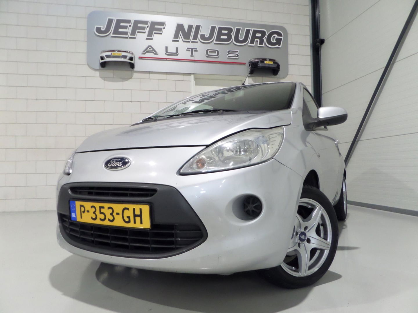 Ford Ka 1.2 Trend Bluetooth Lichtmetalen velgen Elektrische ramen Technisch goede auto & volledige historie aanwezig !