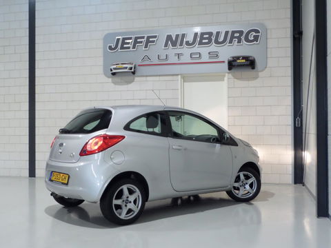 Ford Ka 1.2 Trend Bluetooth Lichtmetalen velgen Elektrische ramen Technisch goede auto & volledige historie aanwezig !