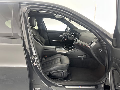 BMW 3-serie 320e Business Edition Plus (INCL.BTW) *PANO | LASER-LIGHT | FULL-LEATHER | ADAPTIVE-CRUISE | CAMERA | SPORT/HEATED-SEATS | DIGI-COCKPIT | KEYLESS | HIFI-SOUND | AMBIENT-LIGHT | DAB+ | NAVI-FULLMAP | 19''ALU*