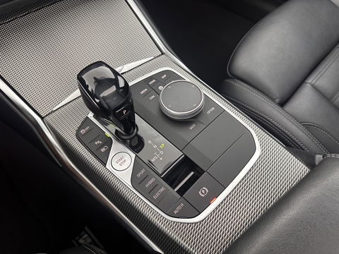 BMW 3-serie 320e Business Edition Plus (INCL.BTW) *PANO | LASER-LIGHT | FULL-LEATHER | ADAPTIVE-CRUISE | CAMERA | SPORT/HEATED-SEATS | DIGI-COCKPIT | KEYLESS | HIFI-SOUND | AMBIENT-LIGHT | DAB+ | NAVI-FULLMAP | 19''ALU*