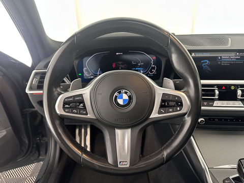 BMW 3-serie 320e Business Edition Plus (INCL.BTW) *PANO | LASER-LIGHT | FULL-LEATHER | ADAPTIVE-CRUISE | CAMERA | SPORT/HEATED-SEATS | DIGI-COCKPIT | KEYLESS | HIFI-SOUND | AMBIENT-LIGHT | DAB+ | NAVI-FULLMAP | 19''ALU*