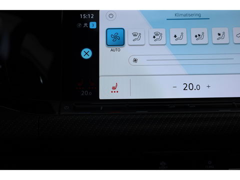 Volkswagen Golf 1.5 eTSI R-Line | Pano | Camera | IQ. Light | Dodehoekdet. | Carplay & Android Auto | Keyless