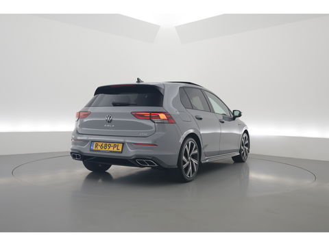 Volkswagen Golf 1.5 eTSI R-Line | Pano | Camera | IQ. Light | Dodehoekdet. | Carplay & Android Auto | Keyless