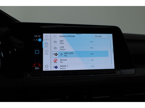 Volkswagen Golf 1.5 eTSI R-Line | Pano | Camera | IQ. Light | Dodehoekdet. | Carplay & Android Auto | Keyless