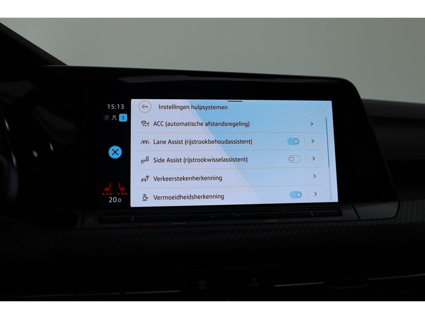 Volkswagen Golf 1.5 eTSI R-Line | Pano | Camera | IQ. Light | Dodehoekdet. | Carplay & Android Auto | Keyless