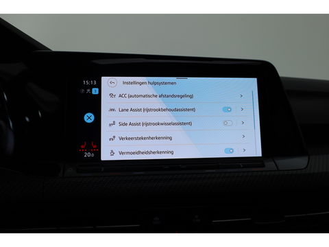 Volkswagen Golf 1.5 eTSI R-Line | Pano | Camera | IQ. Light | Dodehoekdet. | Carplay & Android Auto | Keyless