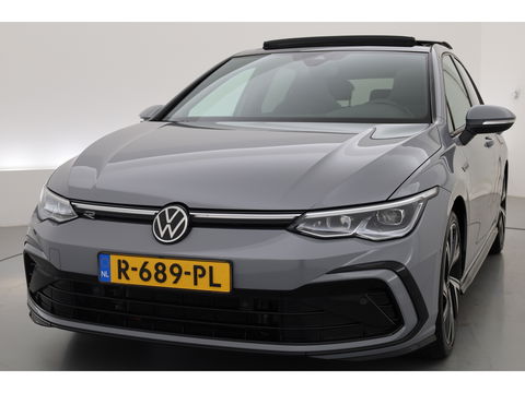 Volkswagen Golf 1.5 eTSI R-Line | Pano | Camera | IQ. Light | Dodehoekdet. | Carplay & Android Auto | Keyless