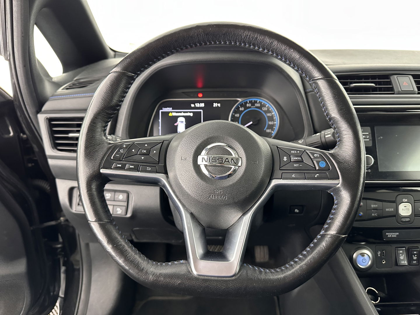 Nissan Leaf 2.ZERO EDITION 40 kWh Aut. *ADAPTIVE-CRUISE | TOP-VIEW | BLIND-SPOT | KEYLESS | DAB+ | LANE-ASSIST | ECC | PDC | COMFORT/HEATED-SEATS | CARPLAY | 17"ALU*