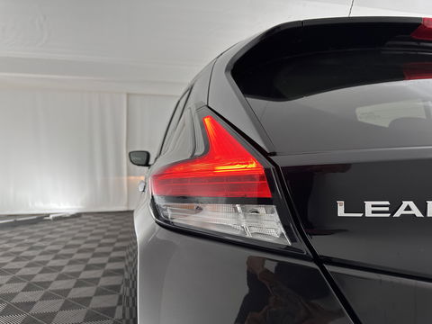 Nissan Leaf 2.ZERO EDITION 40 kWh Aut. *ADAPTIVE-CRUISE | TOP-VIEW | BLIND-SPOT | KEYLESS | DAB+ | LANE-ASSIST | ECC | PDC | COMFORT/HEATED-SEATS | CARPLAY | 17"ALU*