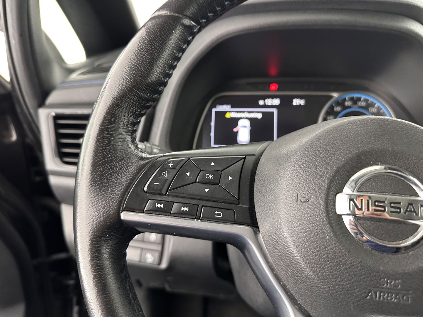 Nissan Leaf 2.ZERO EDITION 40 kWh Aut. *ADAPTIVE-CRUISE | TOP-VIEW | BLIND-SPOT | KEYLESS | DAB+ | LANE-ASSIST | ECC | PDC | COMFORT/HEATED-SEATS | CARPLAY | 17"ALU*