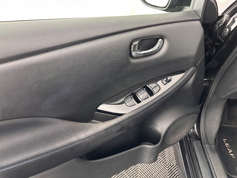Nissan Leaf 2.ZERO EDITION 40 kWh Aut. *ADAPTIVE-CRUISE | TOP-VIEW | BLIND-SPOT | KEYLESS | DAB+ | LANE-ASSIST | ECC | PDC | COMFORT/HEATED-SEATS | CARPLAY | 17"ALU*