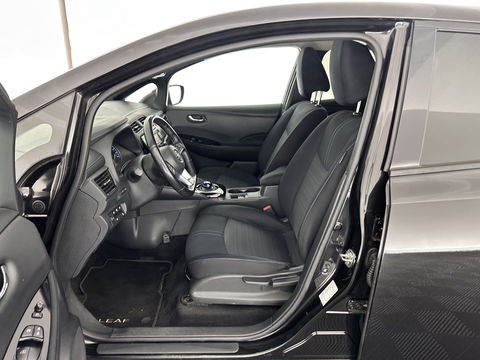 Nissan Leaf 2.ZERO EDITION 40 kWh Aut. *ADAPTIVE-CRUISE | TOP-VIEW | BLIND-SPOT | KEYLESS | DAB+ | LANE-ASSIST | ECC | PDC | COMFORT/HEATED-SEATS | CARPLAY | 17"ALU*