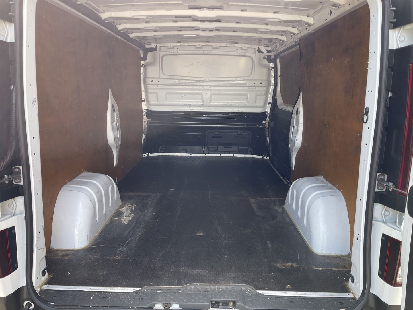 Fiat Talento 2.0 MultiJet 145pk L2H1 / vaste prijs rijklaar € 16.950 ex btw / lease vanaf € 285 / airco / cruise / navigatie / trekhaak / dakdragers / achteruit rijcamera / euro 6 / bpm vrij !