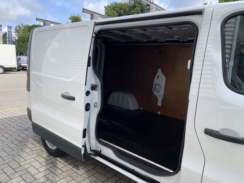 Fiat Talento 2.0 MultiJet 145pk L2H1 / vaste prijs rijklaar € 16.950 ex btw / lease vanaf € 285 / airco / cruise / navigatie / trekhaak / dakdragers / achteruit rijcamera / euro 6 / bpm vrij !