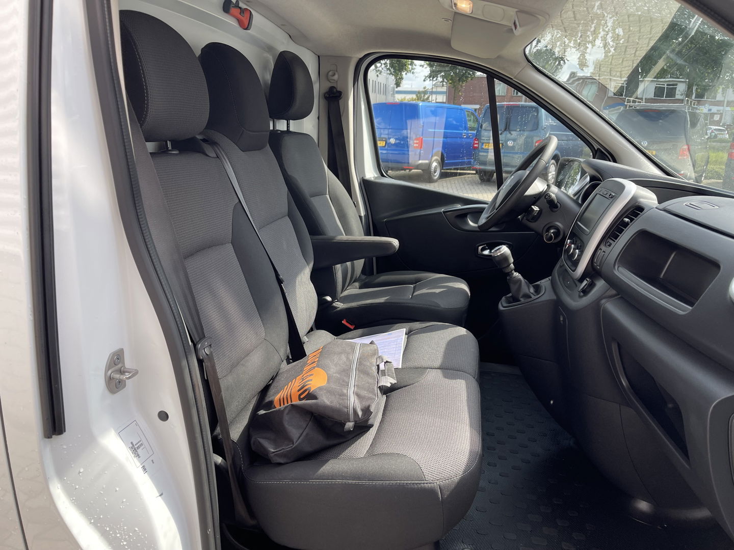 Fiat Talento 2.0 MultiJet 145pk L2H1 / vaste prijs rijklaar € 16.950 ex btw / lease vanaf € 285 / airco / cruise / navigatie / trekhaak / dakdragers / achteruit rijcamera / euro 6 / bpm vrij !