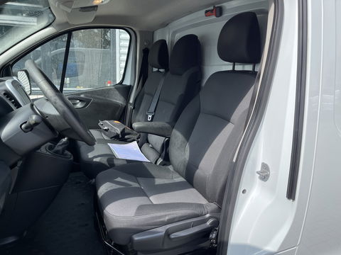 Fiat Talento 2.0 MultiJet 145pk L2H1 / vaste prijs rijklaar € 16.950 ex btw / lease vanaf € 285 / airco / cruise / navigatie / trekhaak / dakdragers / achteruit rijcamera / euro 6 / bpm vrij !