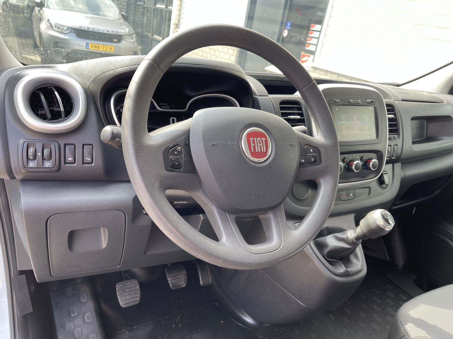 Fiat Talento 2.0 MultiJet 145pk L2H1 / vaste prijs rijklaar € 16.950 ex btw / lease vanaf € 285 / airco / cruise / navigatie / trekhaak / dakdragers / achteruit rijcamera / euro 6 / bpm vrij !