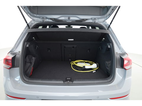 Volkswagen Golf 1.4 eHybrid GTE | Navi | Mistlampen | Apple CarPlay | Stoel- Stuurverw. | IQ. Light |