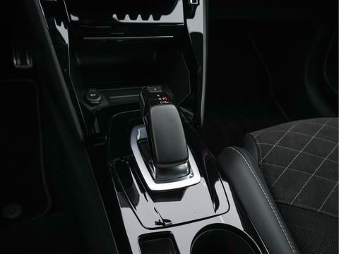 Peugeot e-208 EV GT Pack 50 kWh [ 3-Fase ] (INCL-BTW) *FULL-LED | DIGI-COCKPIT | BLINDSPOT | CAMERA | LEATHER-ALCANTARA | NAVI-FULLMAP | LANE-ASSIST | KEYLESS | DAB | CCS-FASTLOADER | HEATED-SPORTSEATS | AMBIENT-LIGHT | 17"ALU*